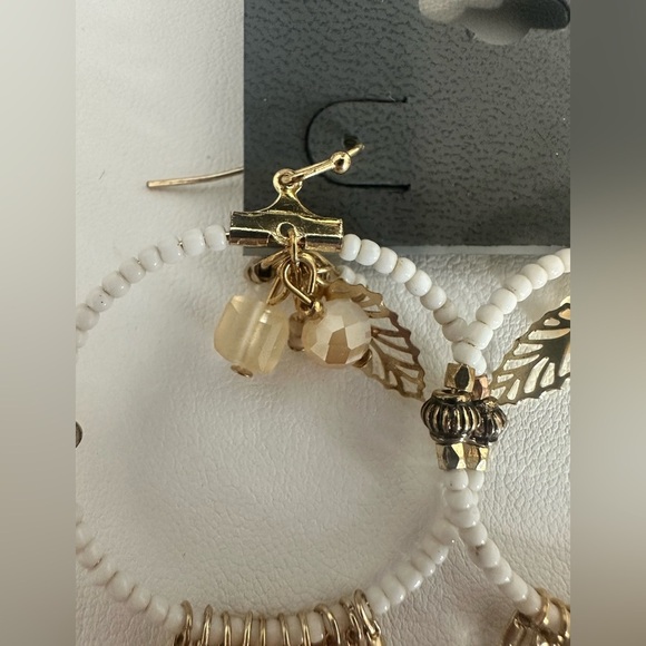 Express Beaded Hoop Chandelier Earrings โ White & Gold โ NWT - Picture 4 of 9